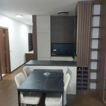 M 21 Apartment *