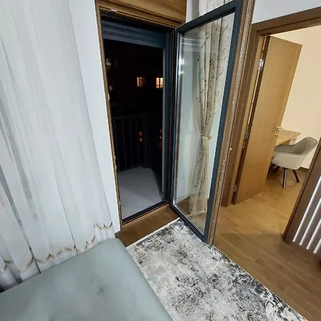 M 21 Apartment *